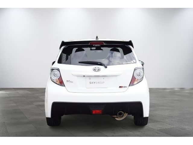TOYOTA VITZ 2018 Image 31