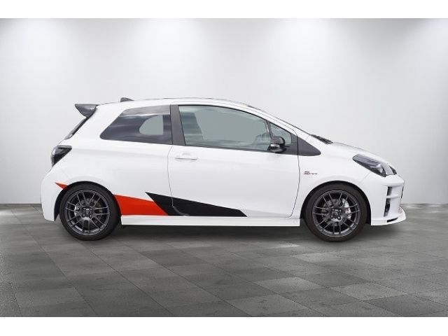 TOYOTA VITZ 2018 Image 31