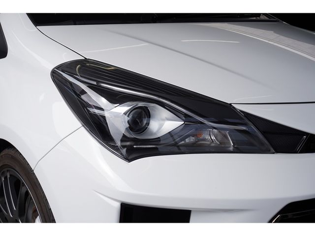 TOYOTA VITZ 2018 Image 31