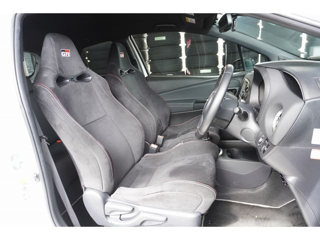 TOYOTA VITZ 2018 Image 31