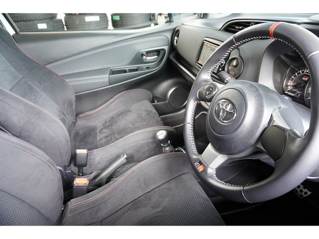 TOYOTA VITZ 2018 Image 31