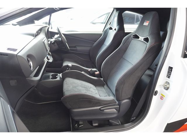 TOYOTA VITZ 2018 Image 31