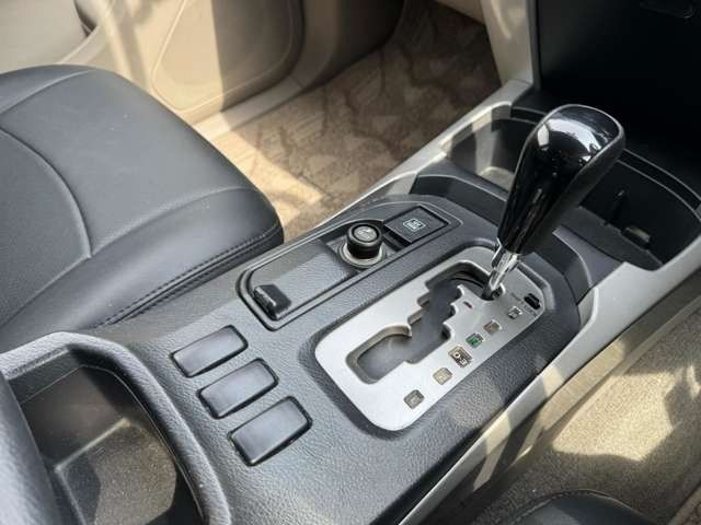 TOYOTA HILUXSURF WAGON 2WD 2009 Image 31