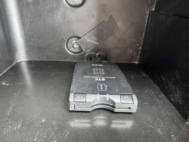 TOYOTA HILUXSURF WAGON 2WD 2009 Image 31