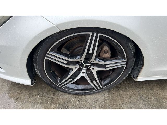 MERCEDES BENZ CLS CL 2013 Image 31