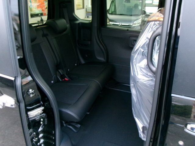 HONDA N BOX CUSTOM 2026 Image 31