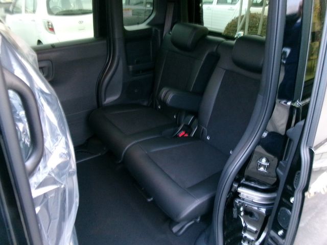 HONDA N BOX CUSTOM 2026 Image 31