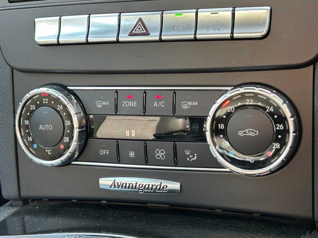 MERCEDES BENZ C CLAS 2012 Image 31