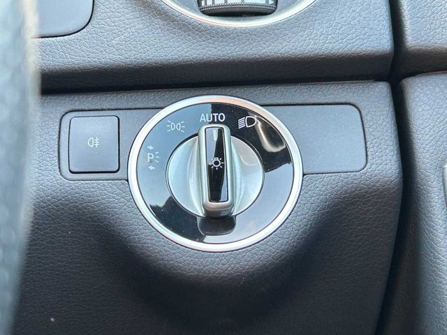 MERCEDES BENZ C CLAS 2012 Image 31