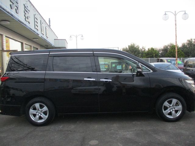 NISSAN ELGRAND 2018 Image 31