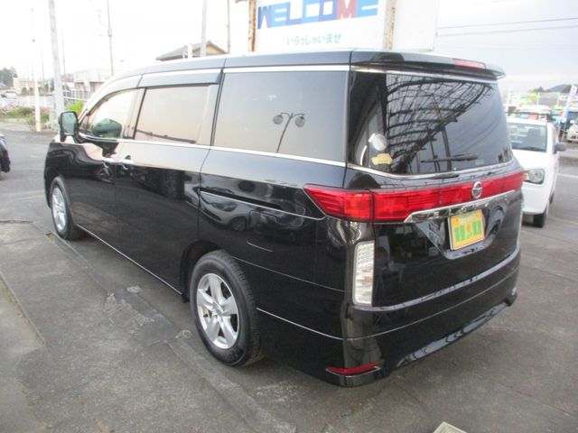 NISSAN ELGRAND 2018 Image 31