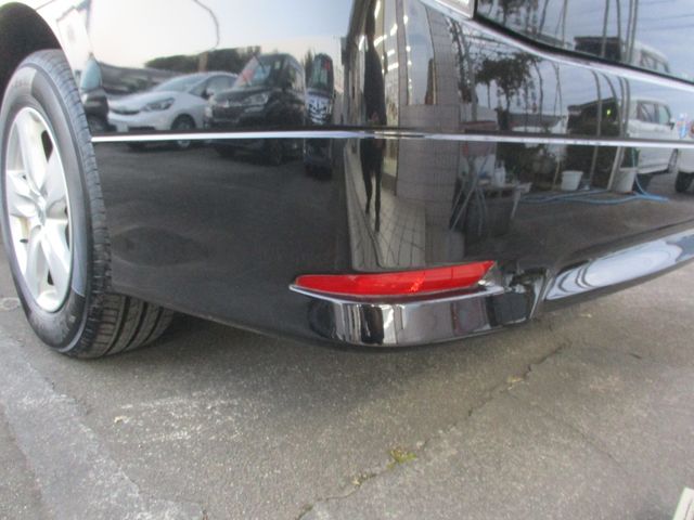 NISSAN ELGRAND 2018 Image 31