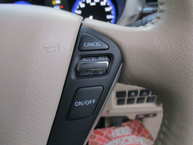 NISSAN ELGRAND 2018 Image 31