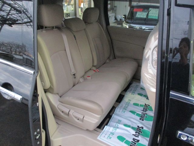 NISSAN ELGRAND 2018 Image 31