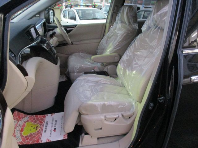 NISSAN ELGRAND 2018 Image 31