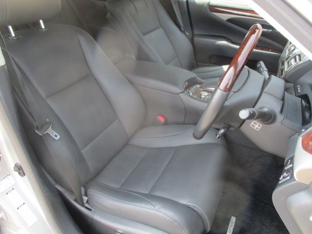 TOYOTA LEXUS LS600H 2014 Image 31