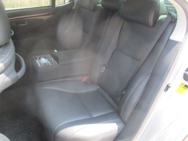 TOYOTA LEXUS LS600H 2014 Image 31