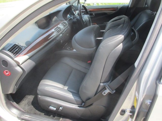 TOYOTA LEXUS LS600H 2014 Image 31