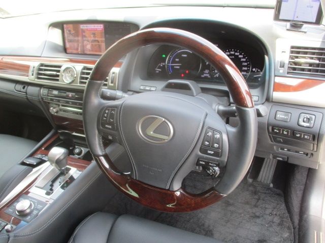 TOYOTA LEXUS LS600H 2014 Image 31
