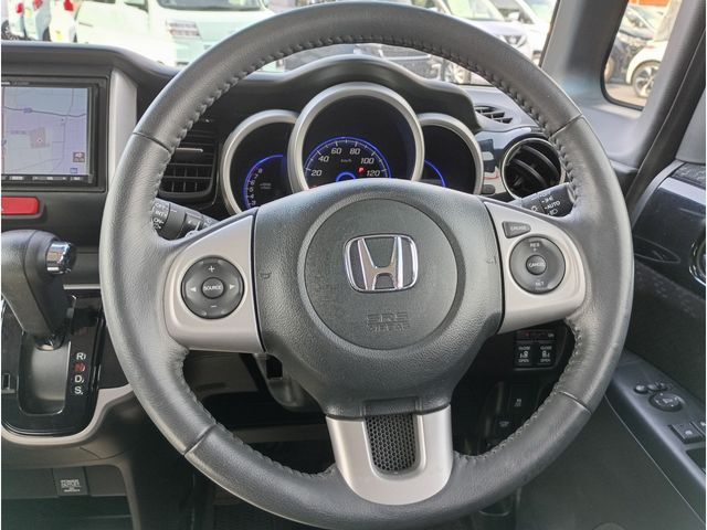 HONDA N BOX CUSTOM 2014 Image 31