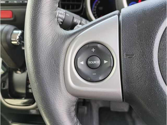 HONDA N BOX CUSTOM 2014 Image 31