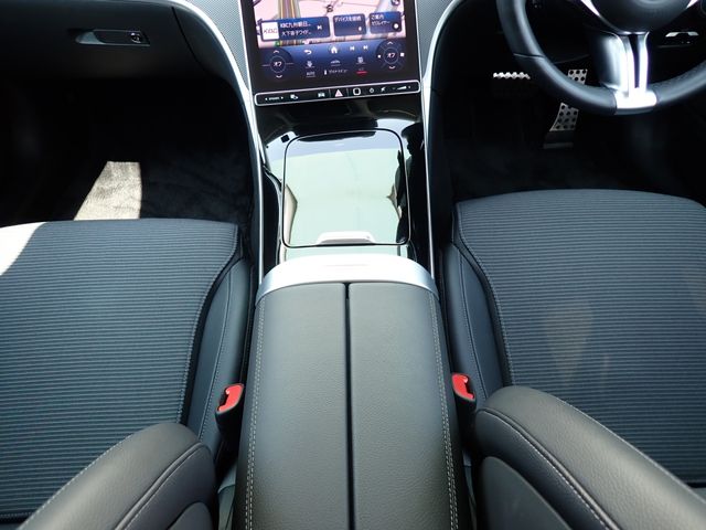 MERCEDES BENZ C CLAS 2024 Image 31