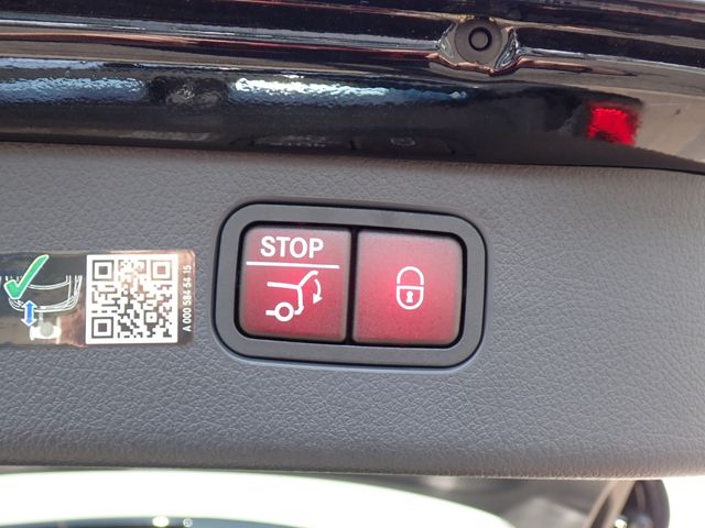 MERCEDES BENZ C CLAS 2024 Image 31