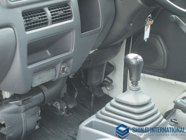 SUBARU SAMBAR TRUCK 4WD 1999 Image 31