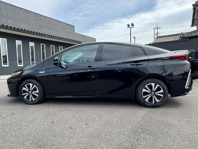 TOYOTA PRIUS PHV 2019 Image 31
