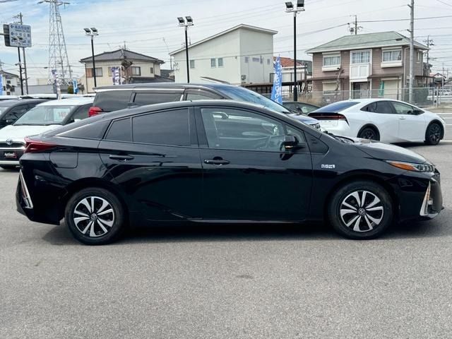 TOYOTA PRIUS PHV 2019 Image 31