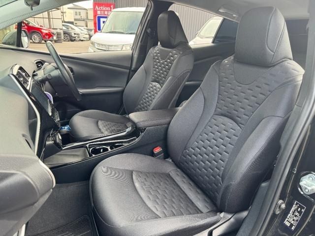 TOYOTA PRIUS PHV 2019 Image 31