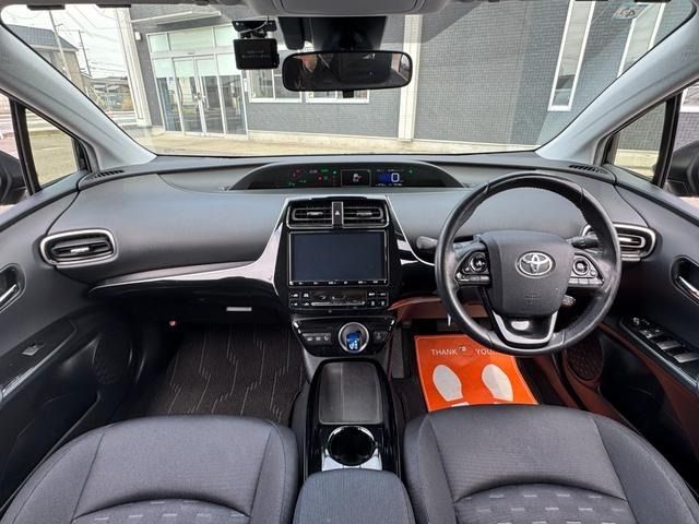 TOYOTA PRIUS PHV 2019 Image 31