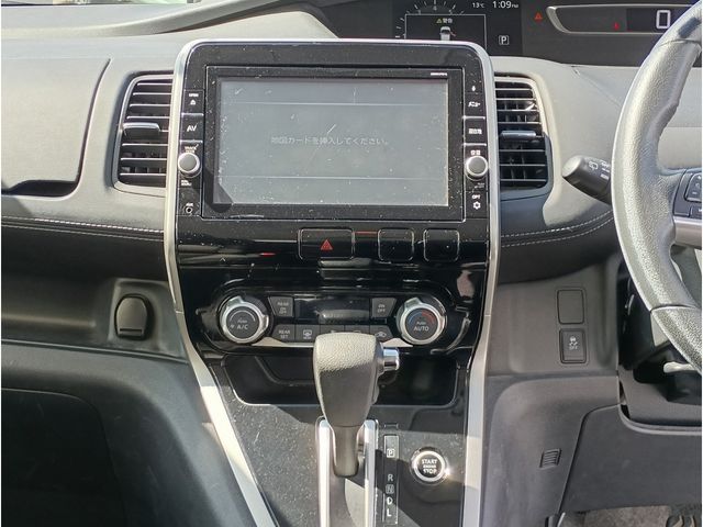 NISSAN SERENA  S-HYBRID 2017 Image 31