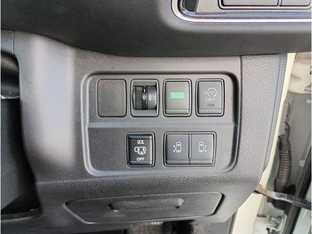 NISSAN SERENA  S-HYBRID 2017 Image 31