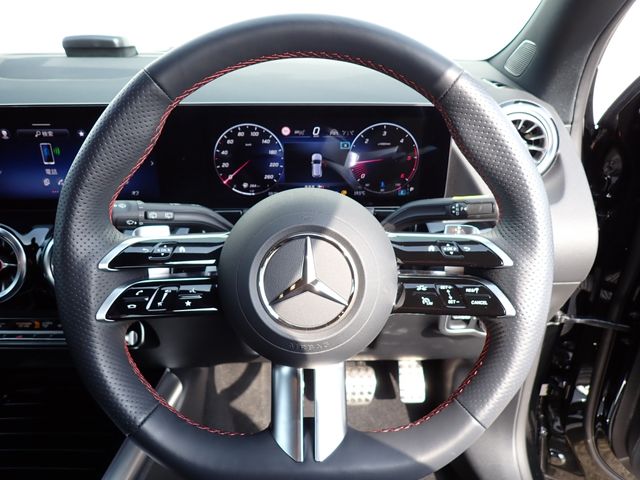 MERCEDES BENZ GLA CL 2024 Image 31