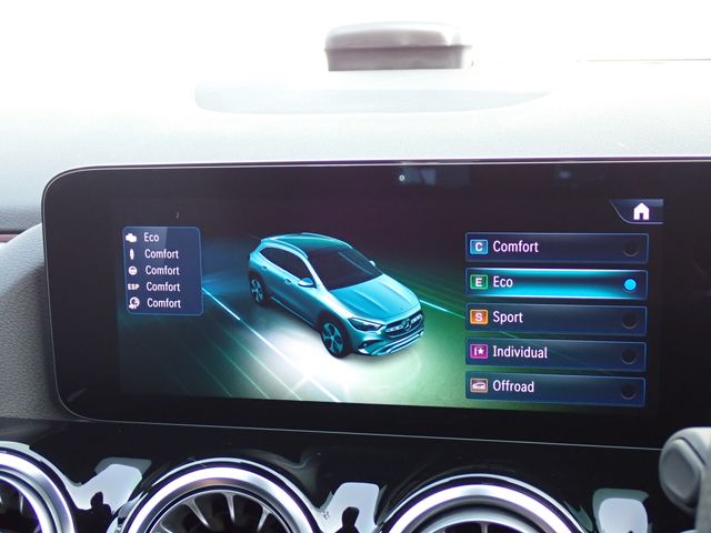 MERCEDES BENZ GLA CL 2024 Image 31