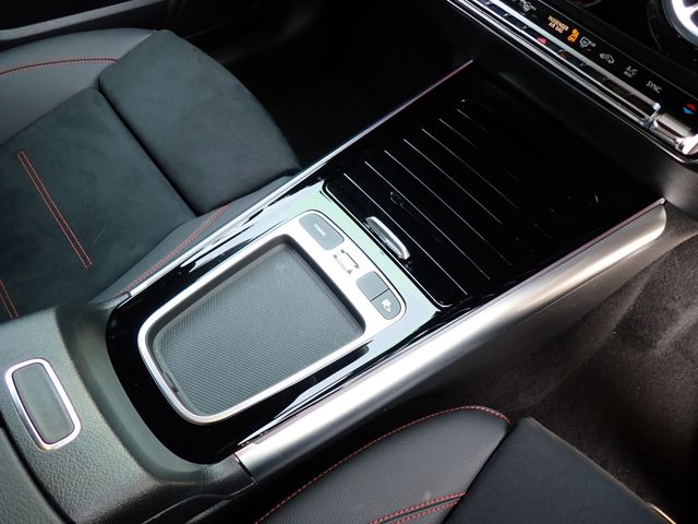 MERCEDES BENZ GLA CL 2024 Image 31