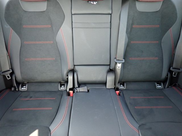 MERCEDES BENZ GLA CL 2024 Image 31