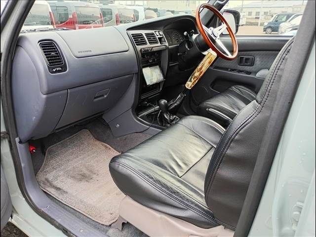 TOYOTA HILUXSURF WAGON 4WD 1997 Image 31