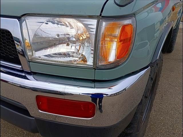 TOYOTA HILUXSURF WAGON 4WD 1997 Image 31