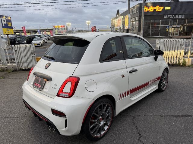 FIAT ABARTH 695 2023 Image 31