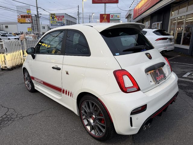 FIAT ABARTH 695 2023 Image 31