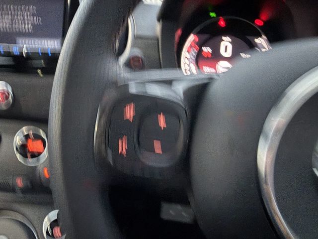 FIAT ABARTH 695 2023 Image 31