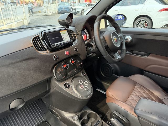 FIAT ABARTH 695 2023 Image 31