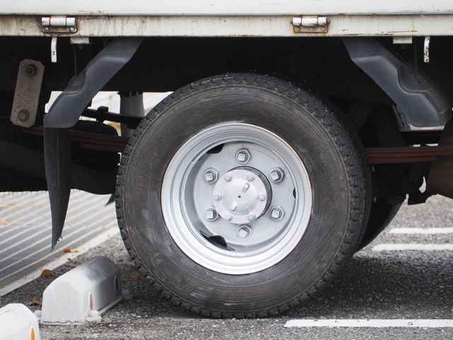 ISUZU ELF 2012 Image 31