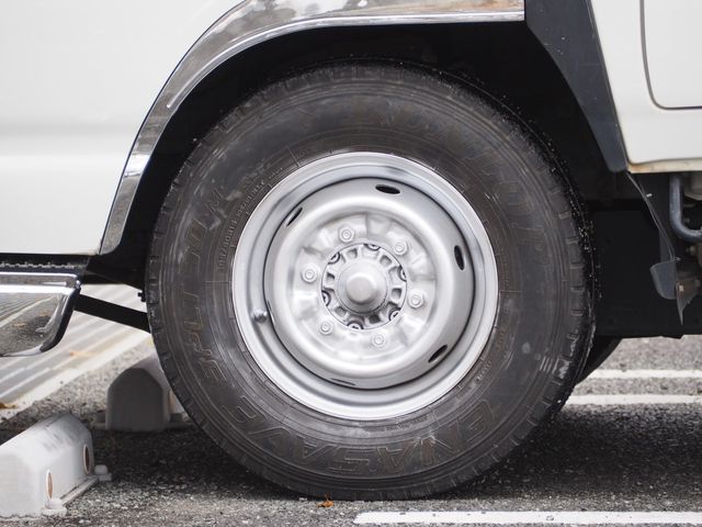 ISUZU ELF 2012 Image 31