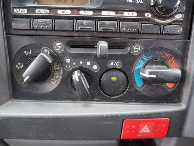 ISUZU ELF 2012 Image 31