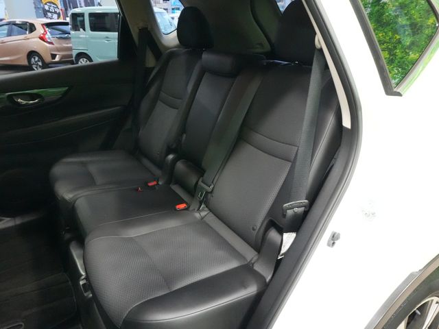 NISSAN X-TRAIL 2WD 2018 Image 31