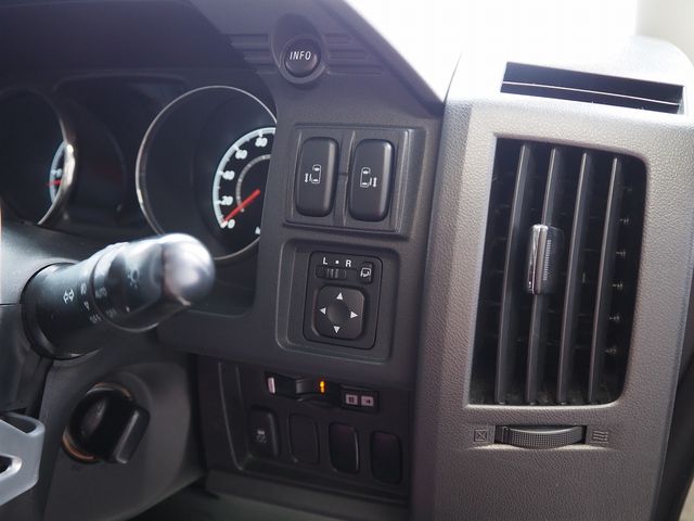 MITSUBISHI DELICA D:5 4WD 2015 Image 31