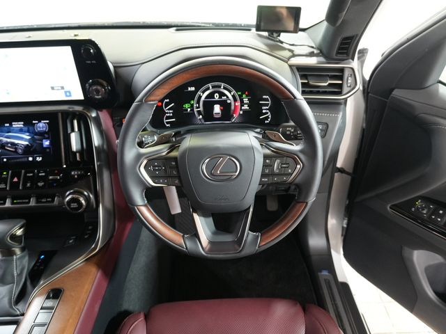 TOYOTA LEXUS LX600 2024 Image 31